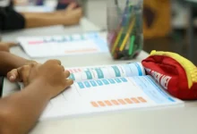O Paraná implementa estratégia de reforço escolar direcionado para melhorar o desempenho dos alunos no Ideb e elevar a qualidade da educação pública estadual.