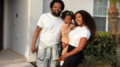 A filha do cantor Xande de Pilares foi vítima de agressão em ambiente escolar. A mãe da criança desabafou sobre a violência nas redes sociais.