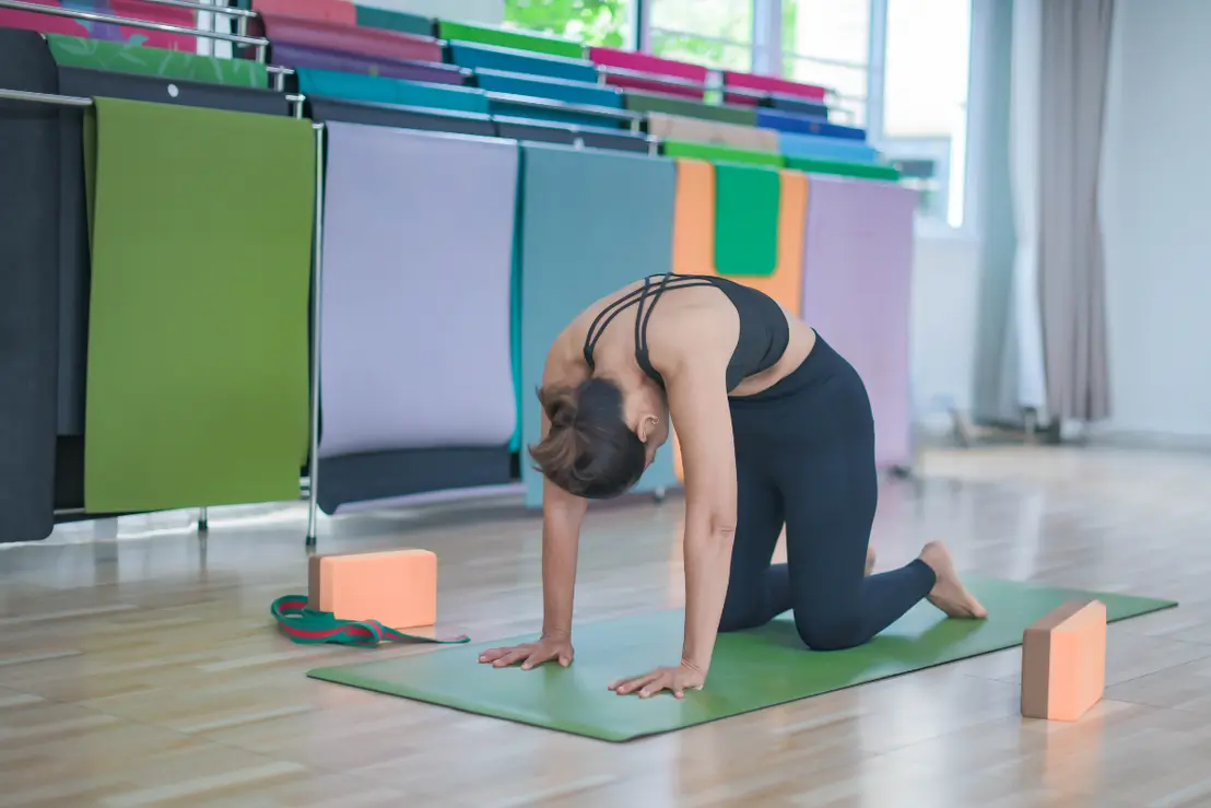 Pilates em Casa: Pratique Exercícios Eficientes e Fáceis 6 Descubra como praticar pilates em casa com exercícios fáceis e eficazes para melhorar sua postura, flexibilidade e bem-estar físico no dia a dia.