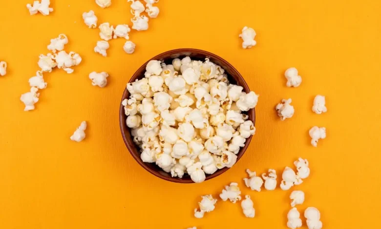 Quer um snack crocante sem sair da dieta? Aprenda a preparar uma pipoca low carb irresistível e saudável para o seu dia a dia.