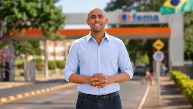 Reflexão profunda sobre a necessidade da graduação em jornalismo e o papel crucial da formação ética e técnica na produção de informações confiáveis.