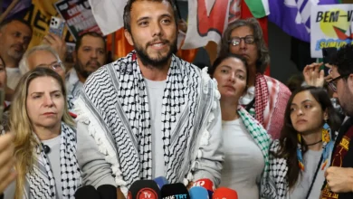 Uma placa da rua Estado de Israel, em São Paulo, foi alvo de vandalismo com pichações antissemitas. O caso levanta debates sobre tolerância e intolerância.