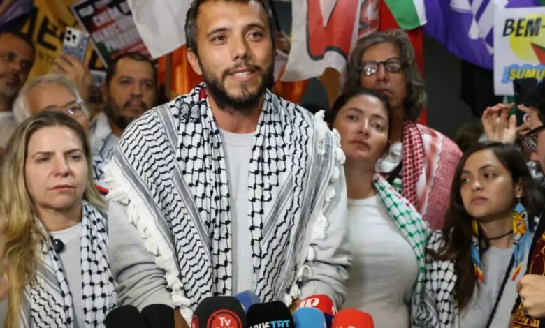 Uma placa da rua Estado de Israel, em São Paulo, foi alvo de vandalismo com pichações antissemitas. O caso levanta debates sobre tolerância e intolerância.