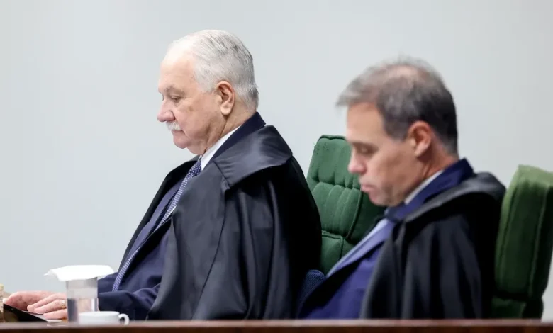 19ago2025 ministros edson fachin e andre mendonca durante sessao da primeira turma do stf 1788995572445 v2 900x506.jpg