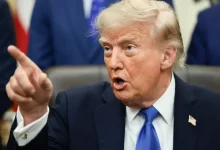 A campanha de Donald Trump encontra obstáculos para implementar restrições ao voto por correio nos Estados Unidos. Entenda os detalhes dessa disputa política.