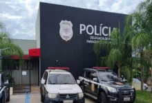 Polícia prende homem em flagrante em Paraguaçu Paulista após ameaças à companheira e destruição da residência. Confira os detalhes da ocorrência.