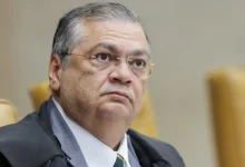 O ministro Flávio Dino defende a validade de decisões monocráticas no STF e rebate pressões políticas sobre o encerramento de inquéritos no tribunal.