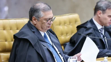 O ministro Flávio Dino decidiu anular o afastamento do diretor-geral da Polícia Federal. Entenda os desdobramentos dessa decisão para a segurança pública.