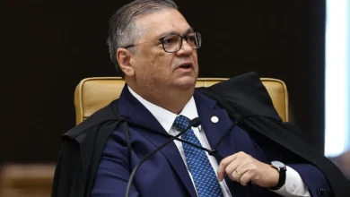 O ministro Flávio Dino classificou o atual momento do Judiciário como um dos mais corruptos da história brasileira, gerando amplo debate sobre transparência.