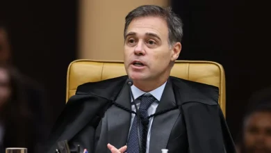 Movimento popular em favor da indicação de André Mendonça ao STF atinge a marca de 525 mil adesões, refletindo um amplo debate político nacional.