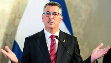 O governo de Israel determinou o fechamento do consulado britânico em resposta às novas sanções impostas pelo Reino Unido sobre produtos da Cisjordânia.