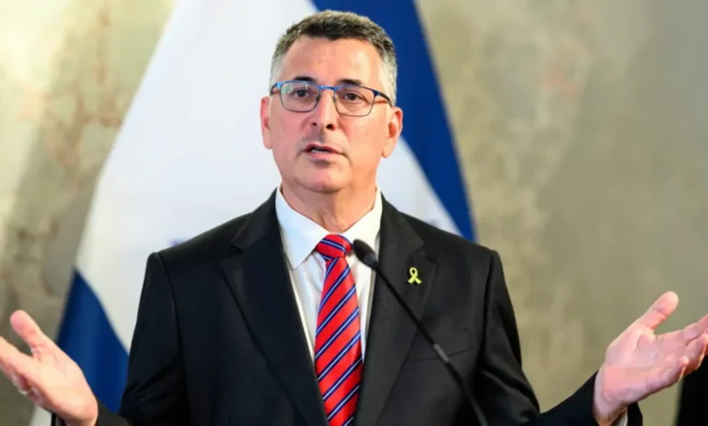 O governo de Israel determinou o fechamento do consulado britânico em resposta às novas sanções impostas pelo Reino Unido sobre produtos da Cisjordânia.