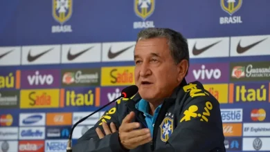 O ex-técnico da Seleção Brasileira, Carlos Alberto Parreira, recebeu alta hospitalar após 80 dias de tratamento. Confira os detalhes da recuperação.