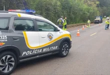 Fortes chuvas causaram uma grande cratera na rodovia SP-421, em Lutécia. Trânsito está parcialmente interditado; motoristas devem redobrar a atenção.