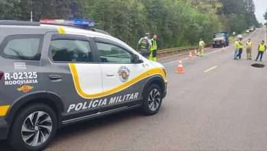 Fortes chuvas causaram uma grande cratera na rodovia SP-421, em Lutécia. Trânsito está parcialmente interditado; motoristas devem redobrar a atenção.