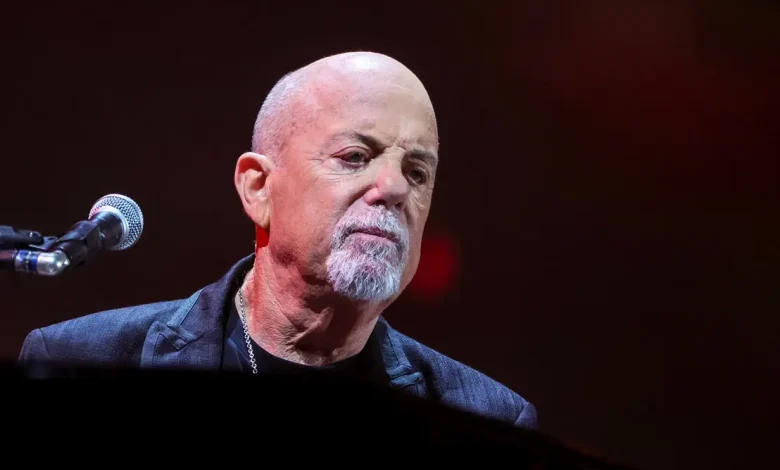 O lendário cantor Billy Joel surpreende fãs ao revelar que passou por uma cirurgia cerebral após ser diagnosticado com uma condição médica rara.