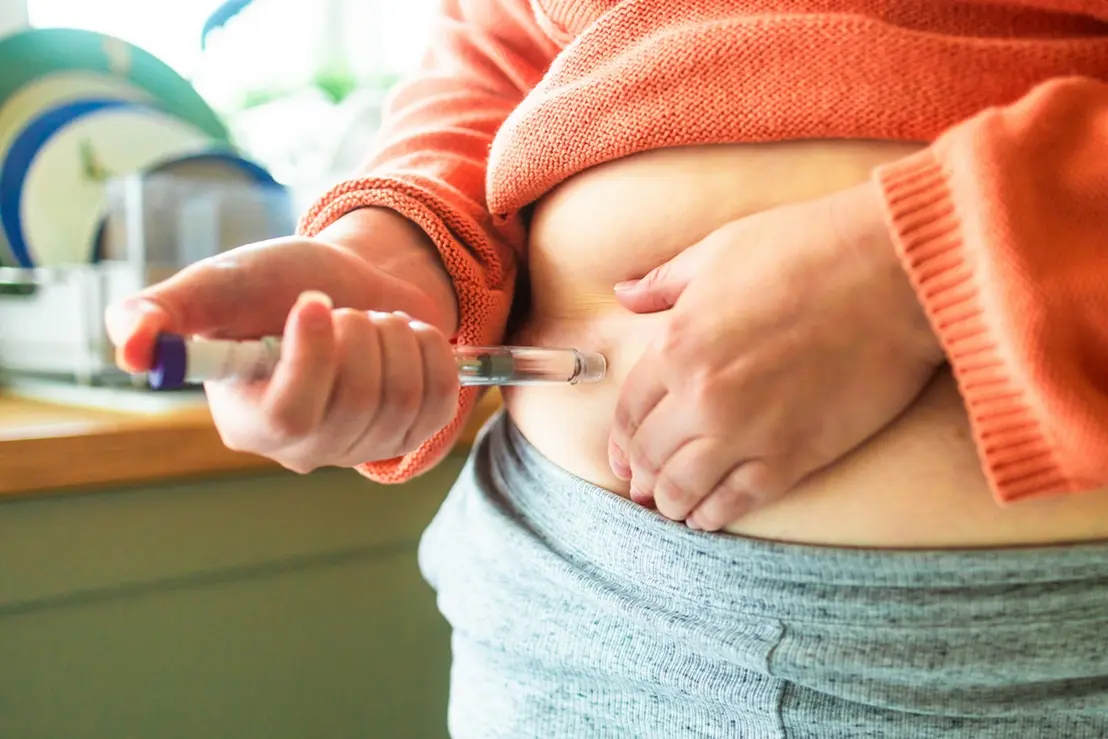 A Anvisa aprovou um inovador medicamento que combina insulina e semaglutida para o tratamento do diabetes. Saiba como essa novidade impacta a saúde.