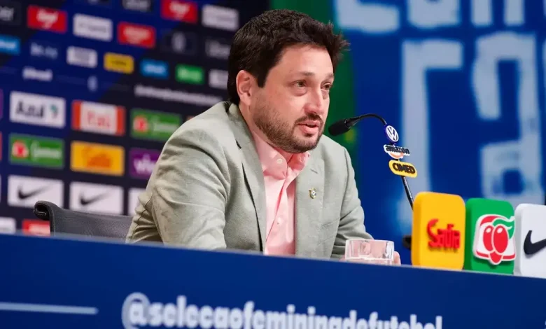 O técnico Arthur Elias anunciou a lista de convocadas da Seleção Brasileira Feminina para os aguardados amistosos contra a Argentina. Confira os detalhes.