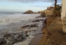 Conheça a história de Atafona, o distrito fluminense que desaparece gradualmente sob a força do Oceano Atlântico em um fenômeno climático preocupante.