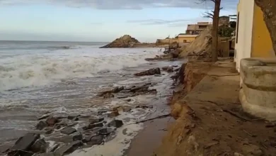 Conheça a história de Atafona, o distrito fluminense que desaparece gradualmente sob a força do Oceano Atlântico em um fenômeno climático preocupante.
