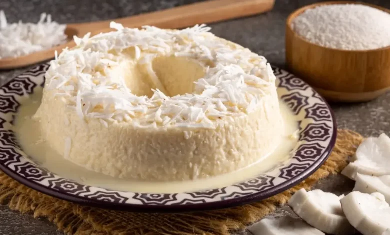 Aprenda a fazer um delicioso bolo de tapioca que não vai ao forno. Uma receita rápida, cremosa e refrescante para qualquer ocasião. Confira o passo a passo!