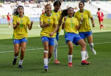A seleção brasileira feminina Sub-20 garantiu sua vaga nas oitavas de final do Mundial após uma vitória estratégica sobre o Canadá. Confira os detalhes.