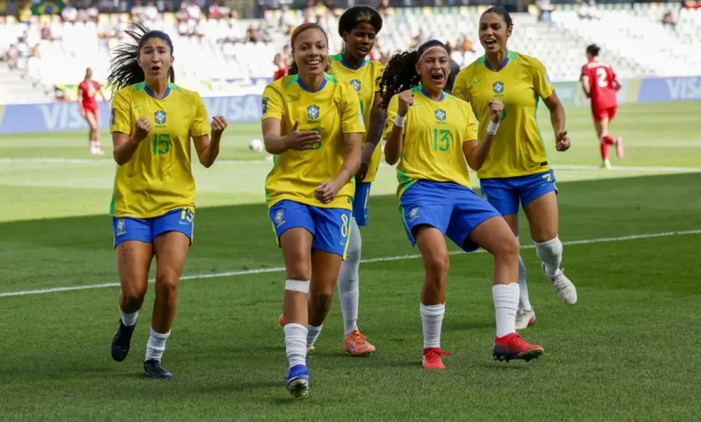 A seleção brasileira feminina Sub-20 garantiu sua vaga nas oitavas de final do Mundial após uma vitória estratégica sobre o Canadá. Confira os detalhes.