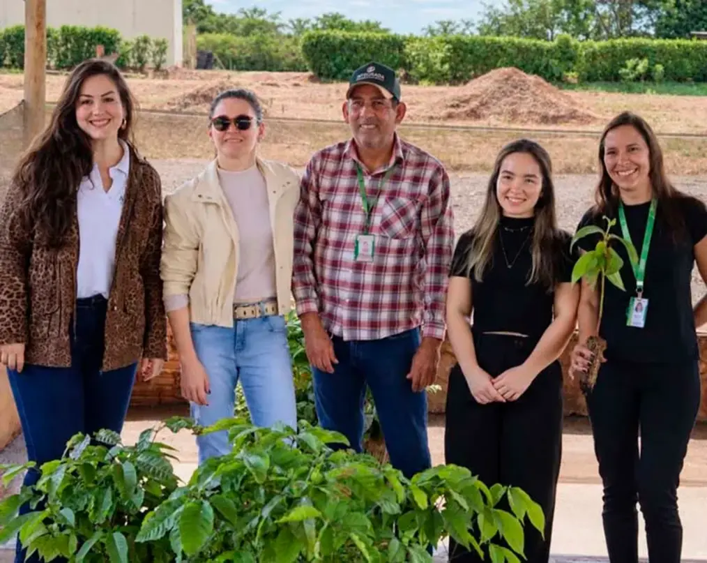 Cândido Mota recebe mudas do Projeto Arboriza CIVAP 6 Cândido Mota reforça a arborização urbana com a chegada de mudas do projeto Arboriza CIVAP em celebração ao Dia da Árvore. Veja os detalhes da ação!