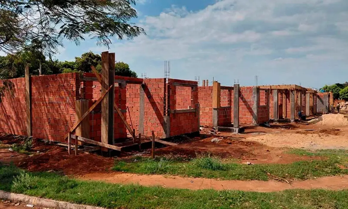 Cândido Mota lança edital para 45 casas populares 6 Prefeitura de Cândido Mota abre edital do programa Minha Casa, Minha Vida para construir 45 casas populares. Confira os detalhes e prazos.