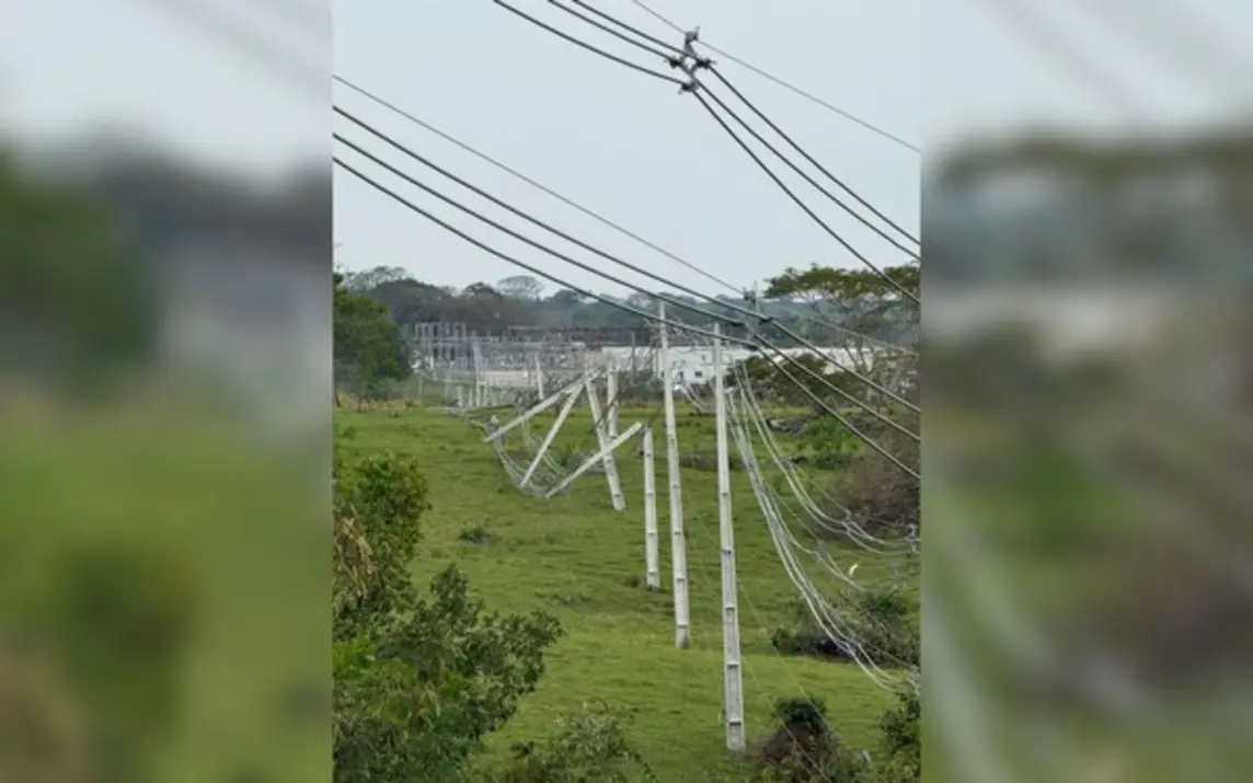 Uma forte ventania atingiu Presidente Prudente, derrubando árvores e postes, o que causou interrupção no fornecimento de energia elétrica na região.