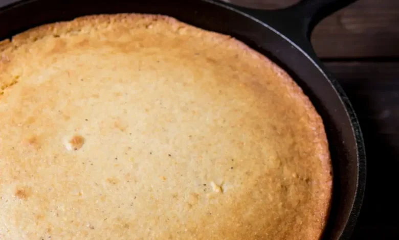 Aprenda a fazer um pão de frigideira sem trigo rápido e delicioso. Uma opção saudável e prática para o seu café da manhã ou lanche da tarde.