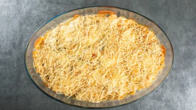 Quer preparar um almoço especial? Aprenda nossa receita exclusiva de fricassê de frango cremoso. Prato simples, saboroso e perfeito para o fim de semana.