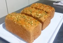 Aprenda a fazer um delicioso pão integral caseiro, nutritivo e fácil de preparar. Confira nossa receita exclusiva para um café da manhã mais saudável.