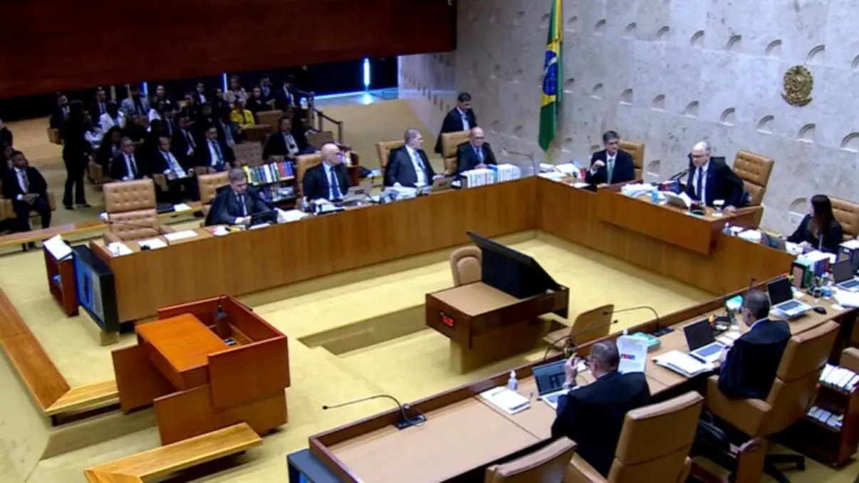 Gilmar Mendes alfineta André Mendonça em sessão do STF 6 Nova tensão no Supremo Tribunal Federal marca sessão plenária após troca de farpas e alfinetadas entre os ministros Gilmar Mendes e André Mendonça.
