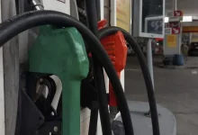 Governo Federal estende a desoneração do diesel para evitar alta de preços e proteger a economia. Entenda o impacto no transporte e no custo de vida.