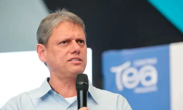 O governador Tarcísio de Freitas visita Assis nesta quinta-feira (24) para compromissos de campanha. Confira os detalhes da agenda na região.