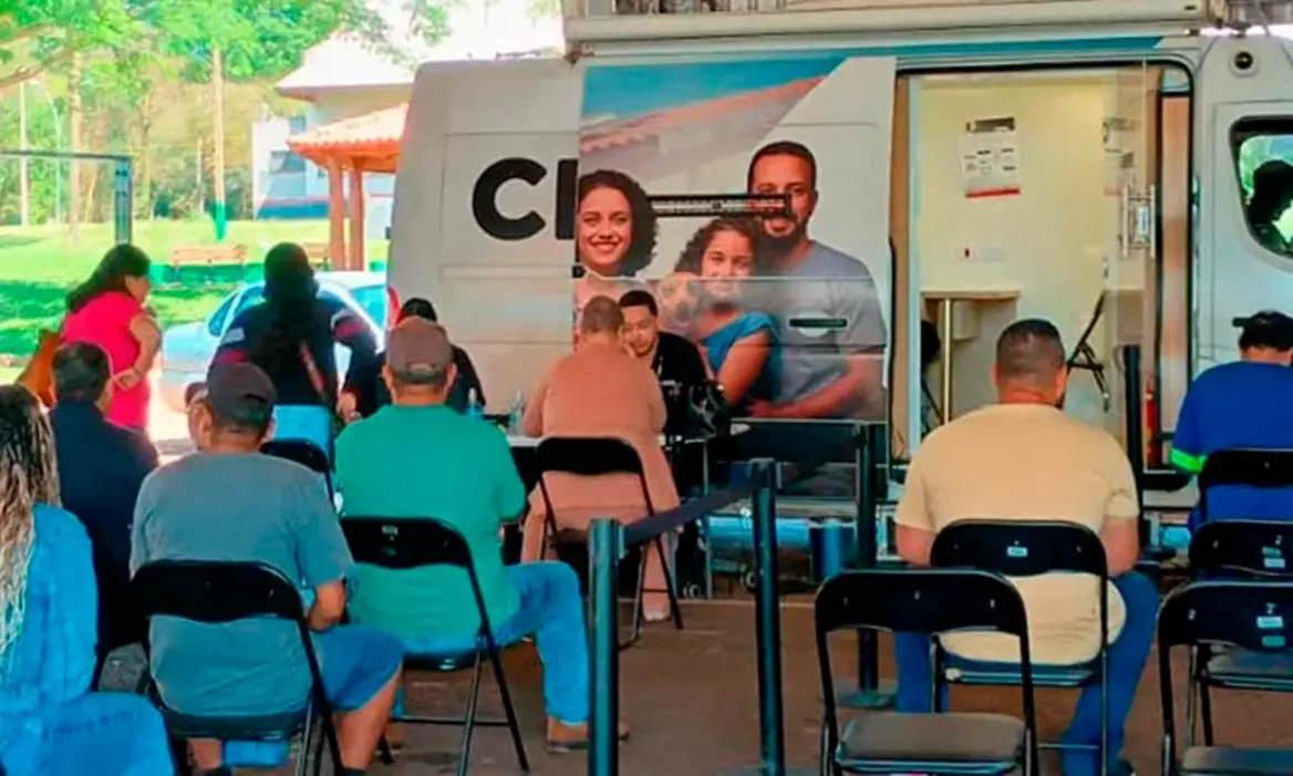 CDHU Móvel Leva Serviços de Habitação e Saúde a Tarumã 6 A unidade CDHU Móvel chegou a Tarumã para oferecer serviços essenciais de habitação, saúde e assistência social. Confira os detalhes da ação!