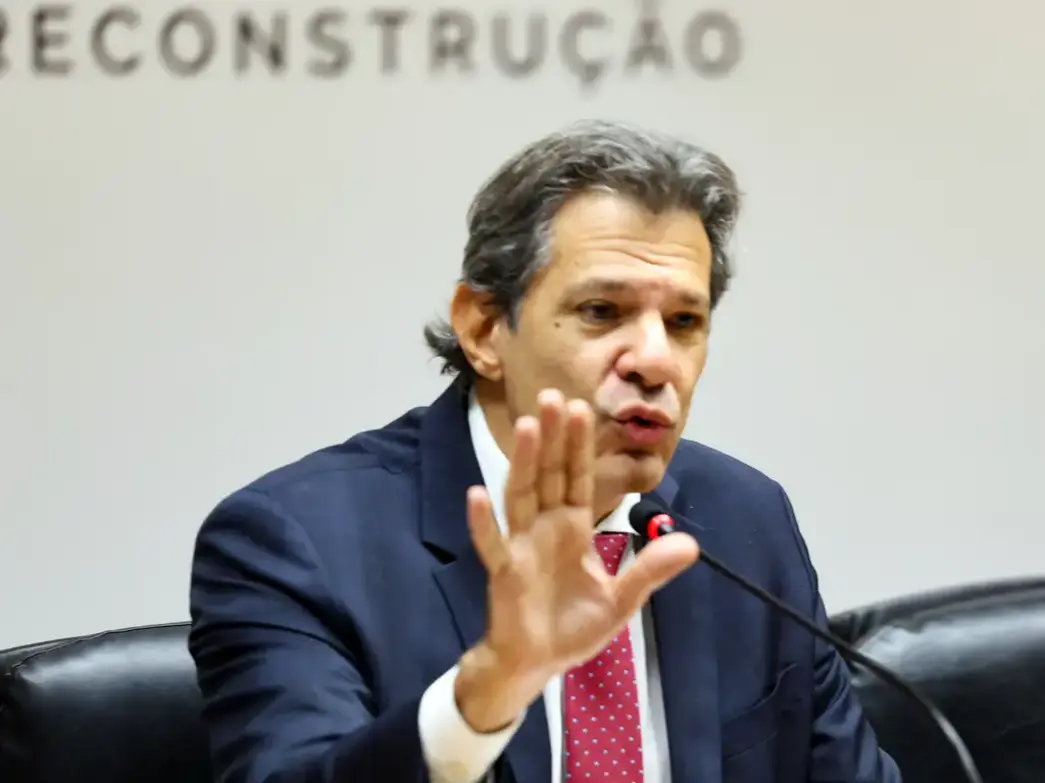 Ministro Fernando Haddad votou em São Paulo e afirmou que o presidente Lula está convencido da necessidade de debater a reforma do Judiciário no país.
