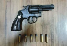 A Polícia Militar realizou a apreensão de um revólver e munições durante uma operação em Maracaí. Confira os detalhes da ocorrência policial.