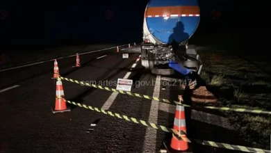 Acidente entre carretas vaza álcool na Rodovia Raposo Tavares 3 Colisão entre carretas provoca derramamento de álcool na Rodovia Raposo Tavares em Paraguaçu Paulista. Trânsito e segurança em alerta. Confira!