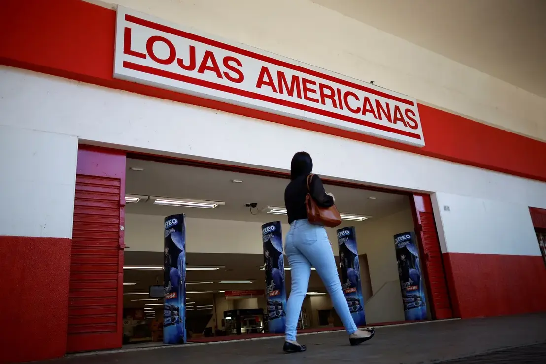 Americanas avança na venda da rede Natural da Terra ao Oba 6 A Americanas deu um passo decisivo nas negociações para a venda da rede de hortifrúti Natural da Terra para o Grupo Oba. Entenda os impactos no mercado.