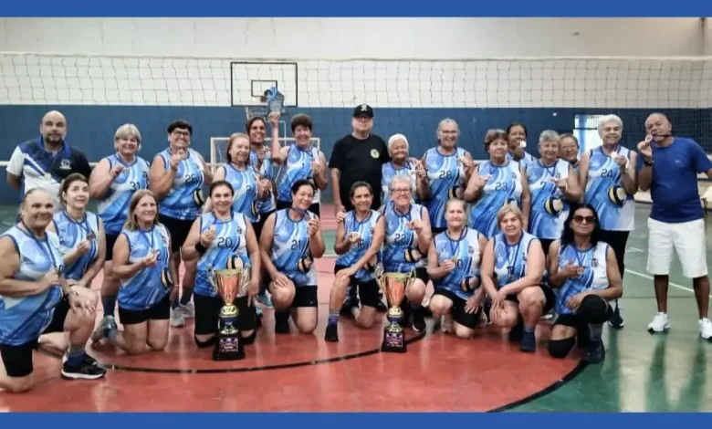Paraguaçu Paulista brilha e conquista o título nas categorias 58+ e 68+ do Torneio de Vôlei Adaptado no Ginásio Caramuru. Confira os detalhes!