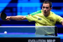 Após duas vitórias expressivas, Hugo Calderano entra na mesa nesta quinta-feira pelo China Smash. Acompanhe os detalhes da competição internacional.