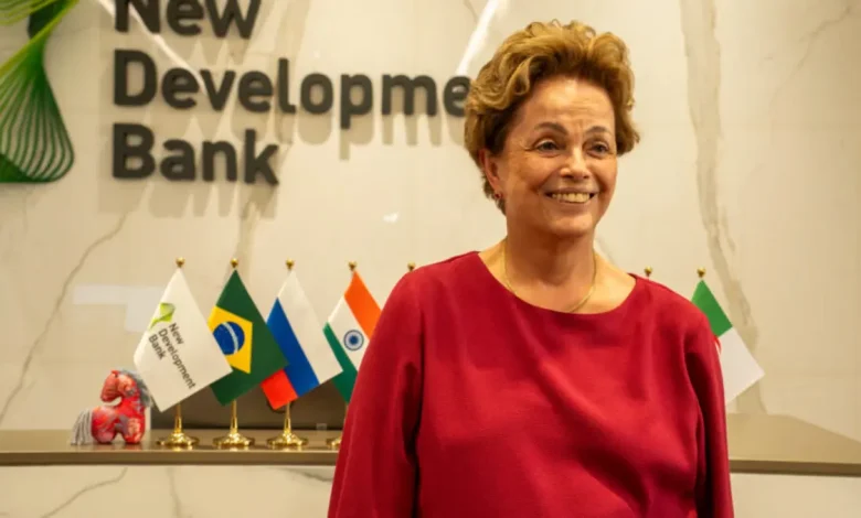 Ex-presidente Dilma Rousseff enfrentou manifestações, gritos de corrupção e vaias durante o seu comparecimento às urnas em Belo Horizonte.