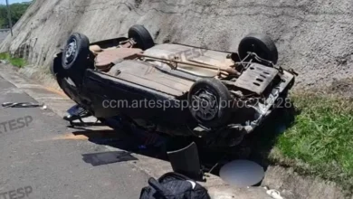 Grave acidente na Rodovia SP-333 resulta na morte de uma passageira após ser arremessada de veículo durante capotamento. Saiba mais detalhes.