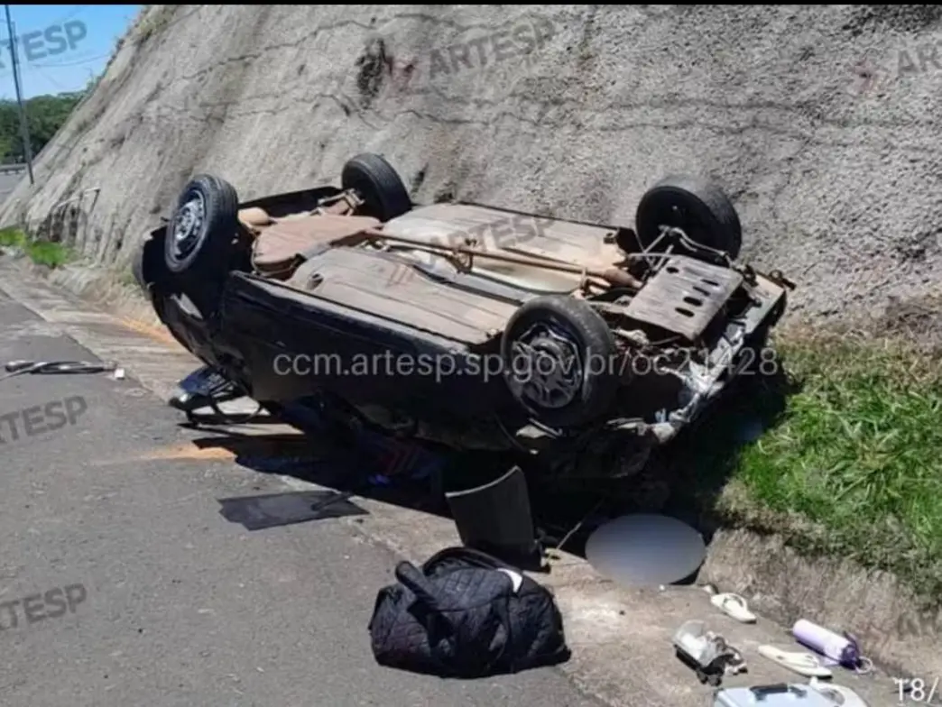 Grave acidente na Rodovia SP-333 resulta na morte de uma passageira após ser arremessada de veículo durante capotamento. Saiba mais detalhes.