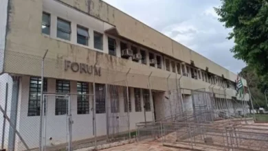 A Justiça de Assis condenou um jovem de 20 anos a 12 anos de reclusão em regime fechado por estupro de adolescente e produção de cenas explícitas.