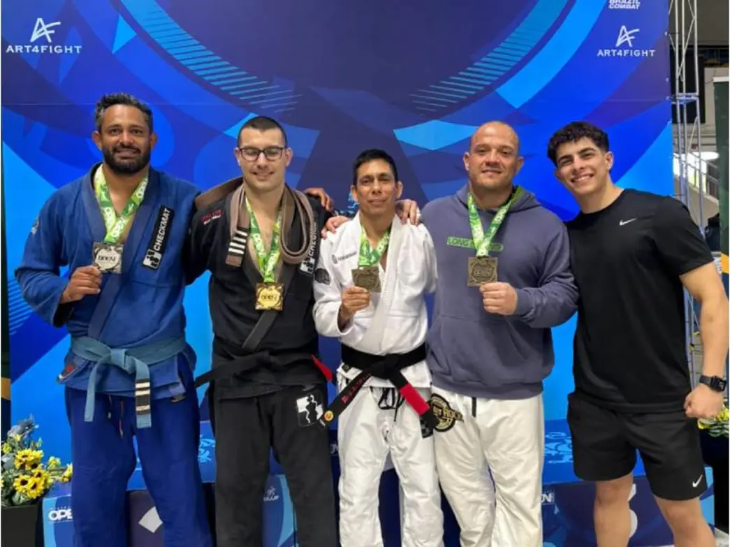 Paraguaçu Paulista brilha com 5 medalhas no Curitiba Spring Open 6 Atletas de Paraguaçu Paulista conquistam cinco medalhas de destaque no Curitiba Spring International Open 2026. Confira os detalhes da competição.