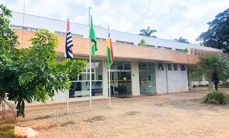 Tribunal de Contas aponta divergências na meta fiscal e controle de restos a pagar na Prefeitura de Paraguaçu Paulista. Confira os detalhes.