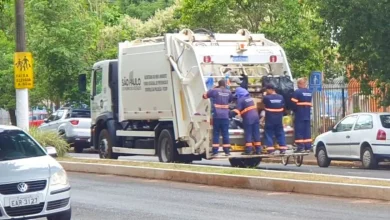 Coleta de Lixo Alterada no Feriado de 12 de Outubro 4 Fique atento: a Secretaria Municipal de Meio Ambiente suspende a coleta de lixo nesta segunda-feira (12). Confira os detalhes e programe-se.